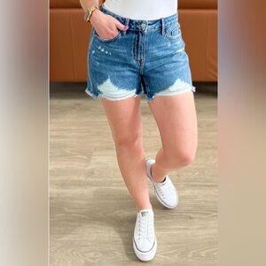 ZCO jeans women’s size 20, premium denim shorts, distressed with lace pockets